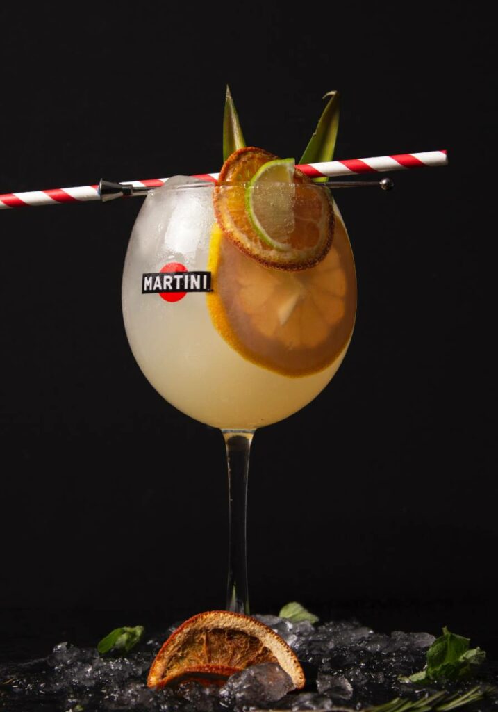 ti-punch cocktail avec paille